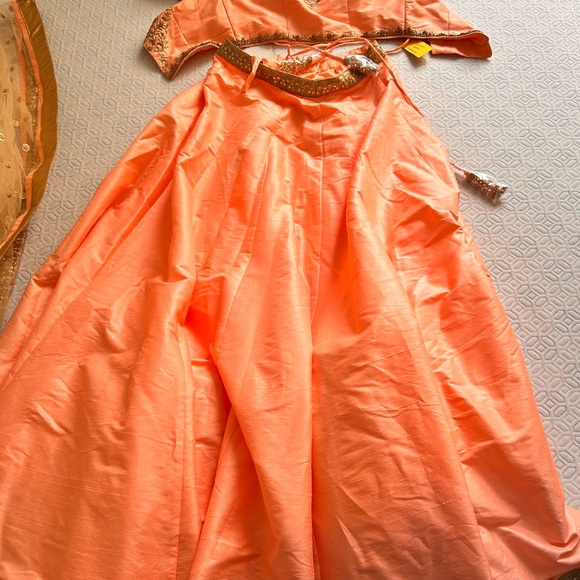 Brand new bridal Lehenga by premier boutique Nazranaa - Picture 6 of 6